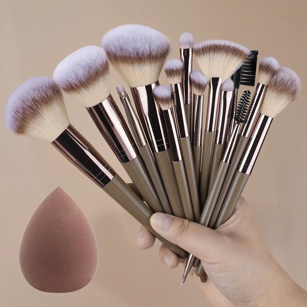 Velvet Touch 20-Piece Master Makeup Brush Set