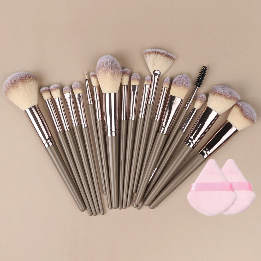 Velvet Touch 20-Piece Master Makeup Brush Set