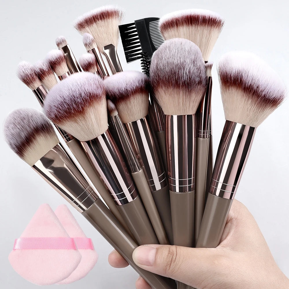 Velvet Touch 20-Piece Master Makeup Brush Set