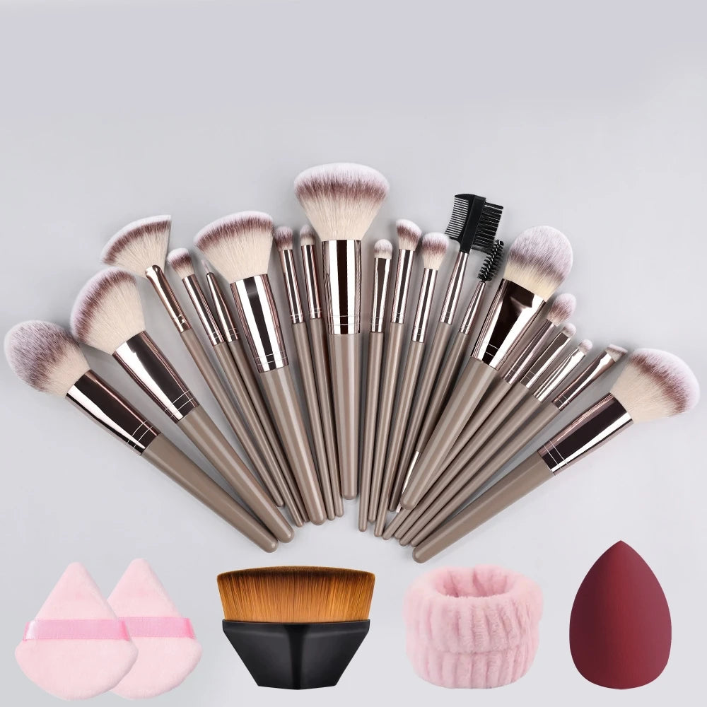 Velvet Touch 20-Piece Master Makeup Brush Set