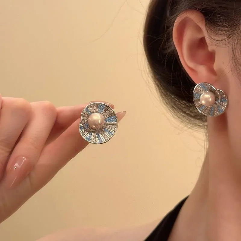 Elegant Blue Crystal Flower Stud Earrings – Light Luxury Geometric Statement Earrings