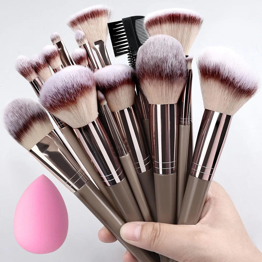 Velvet Touch 20-Piece Master Makeup Brush Set