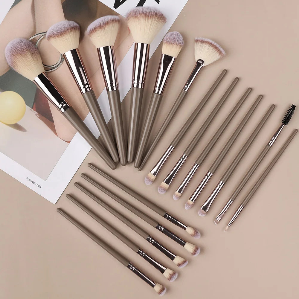 Velvet Touch 20-Piece Master Makeup Brush Set