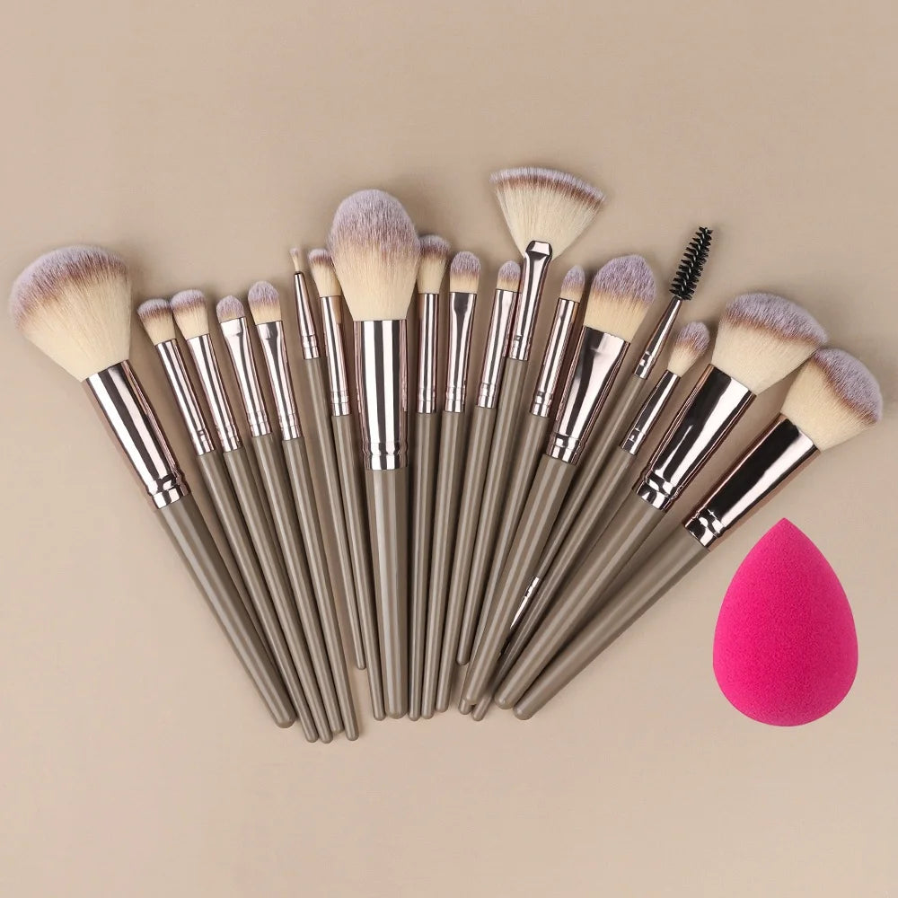 Velvet Touch 20-Piece Master Makeup Brush Set