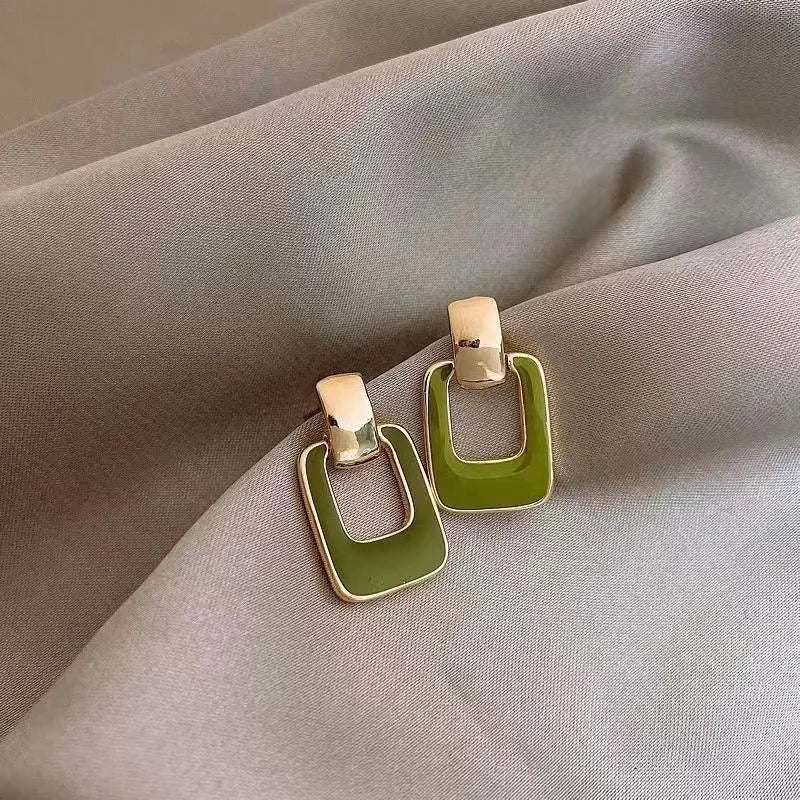 Trendy Geometric Zinc Alloy Stud Earrings for Women – Push-Back Earrings for Daily Wear, Parties & Holiday Gifts