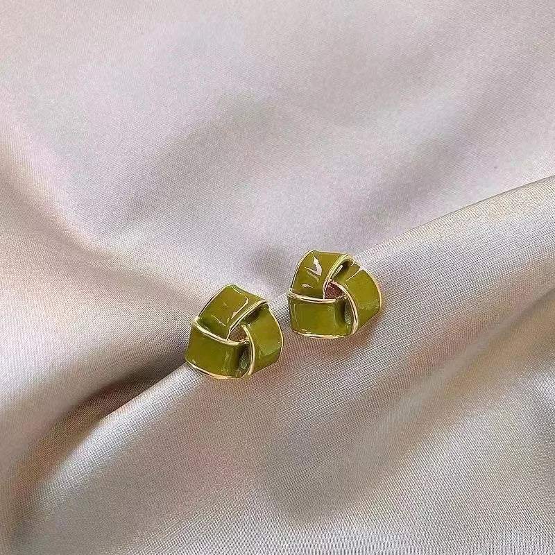 Trendy Geometric Zinc Alloy Stud Earrings for Women – Push-Back Earrings for Daily Wear, Parties & Holiday Gifts