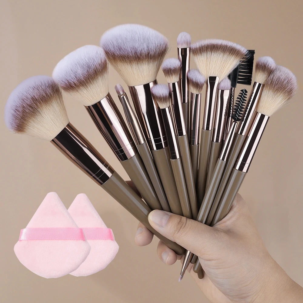 Velvet Touch 20-Piece Master Makeup Brush Set